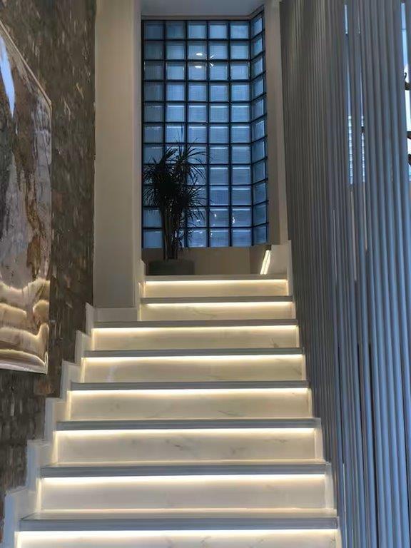 To Let 6 Bedroom Property for Rent in Bantry Bay Western Cape